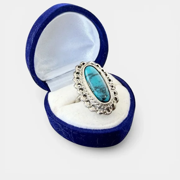 Vintage Southwest Style Silver Tone Ring with Blue Turquoise Glass Stone. - Picture 2 of 6